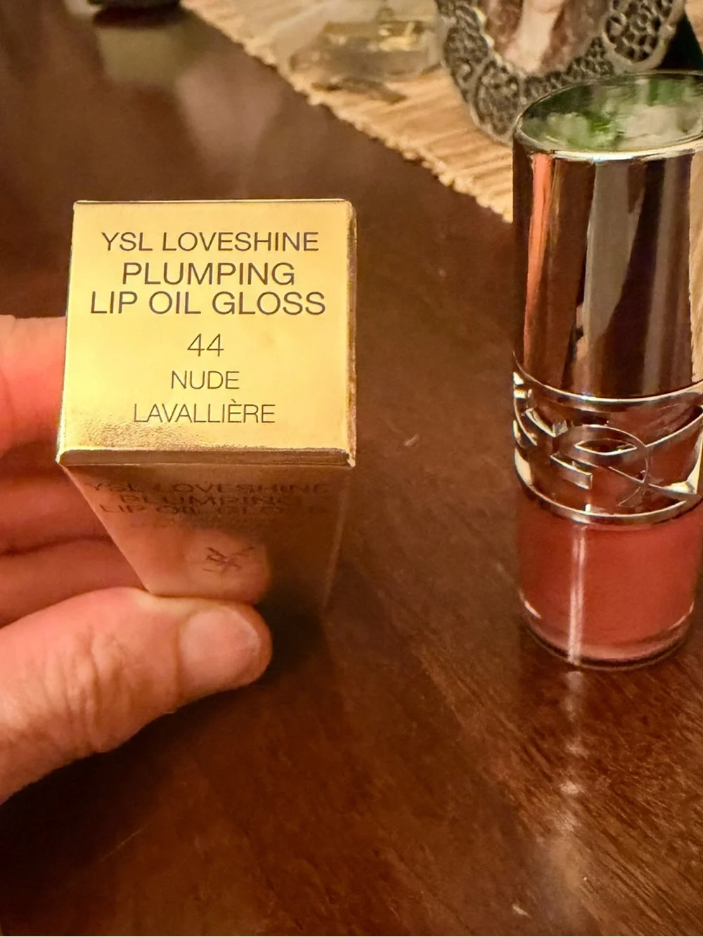 YSL - Loveshine Plumping Lip Oil Gloss Shaw 44 nude levallier